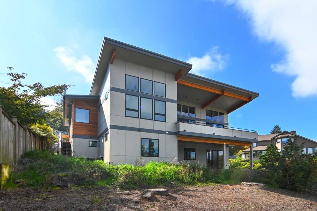 Exterior 3